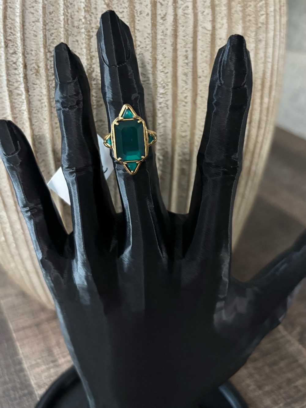 Kendra Scott x Disney The Queen Vintage Green Mother of Pearl Statement Ring - Picture 9 of 12